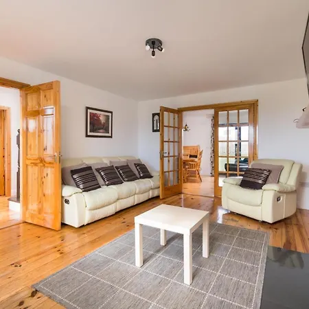 Ceol Na Mara, On Sea, Wexford - 5 Bedrooms - Sleeps 9 *