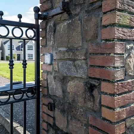別荘 Ceol Na Mara, On Sea, Wexford - 5 Bedrooms - Sleeps 9 フェサード・オン・スィー